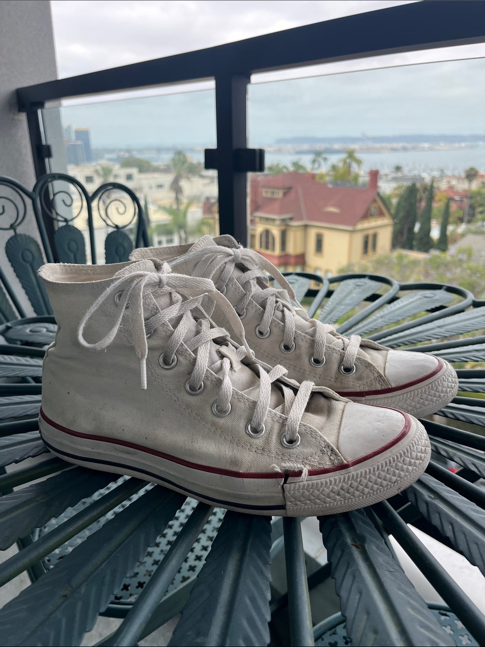Well loved, broken in CONVERSE Chuck Taylor All Star White High Top - Size 7.5